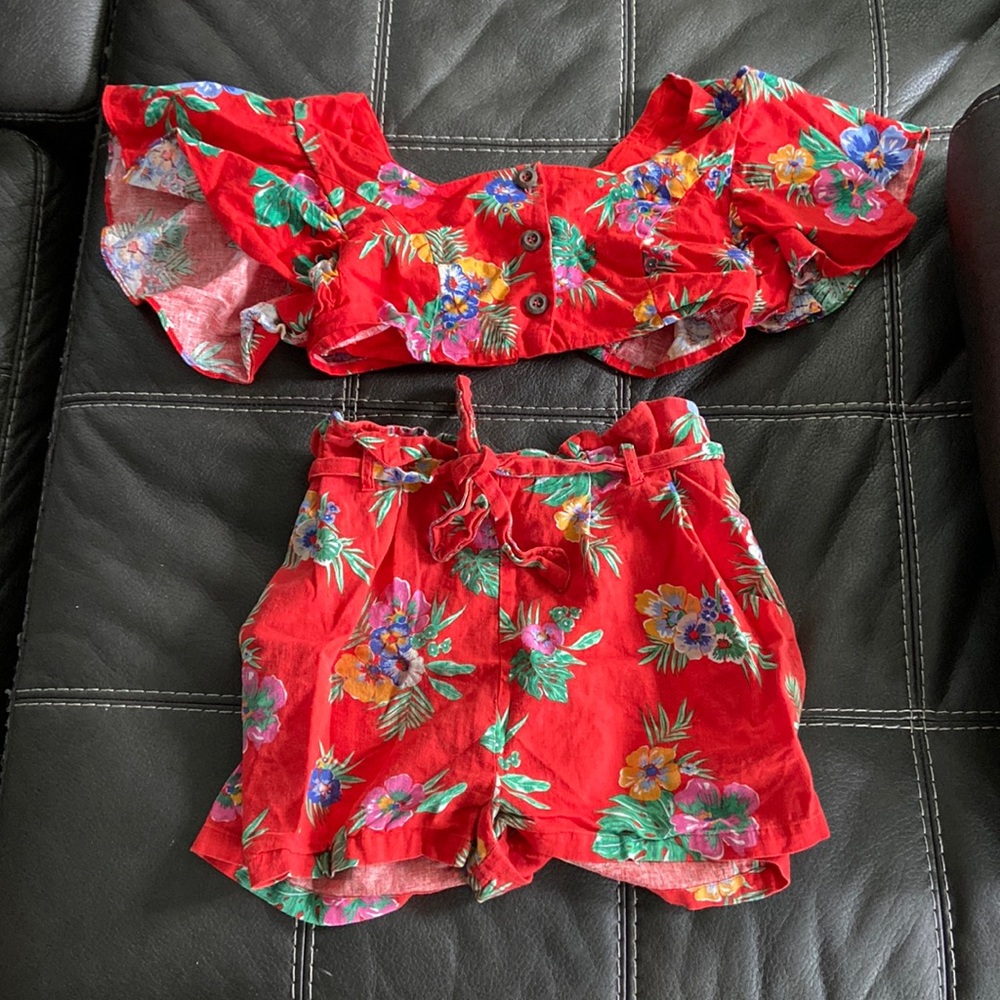 Crop top with high rise short